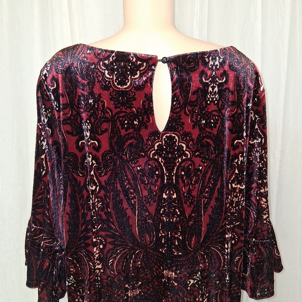 Avenue Women Size 26/28 Burgundy Velvet Long Sleeve Dress - Picture 8 of 16